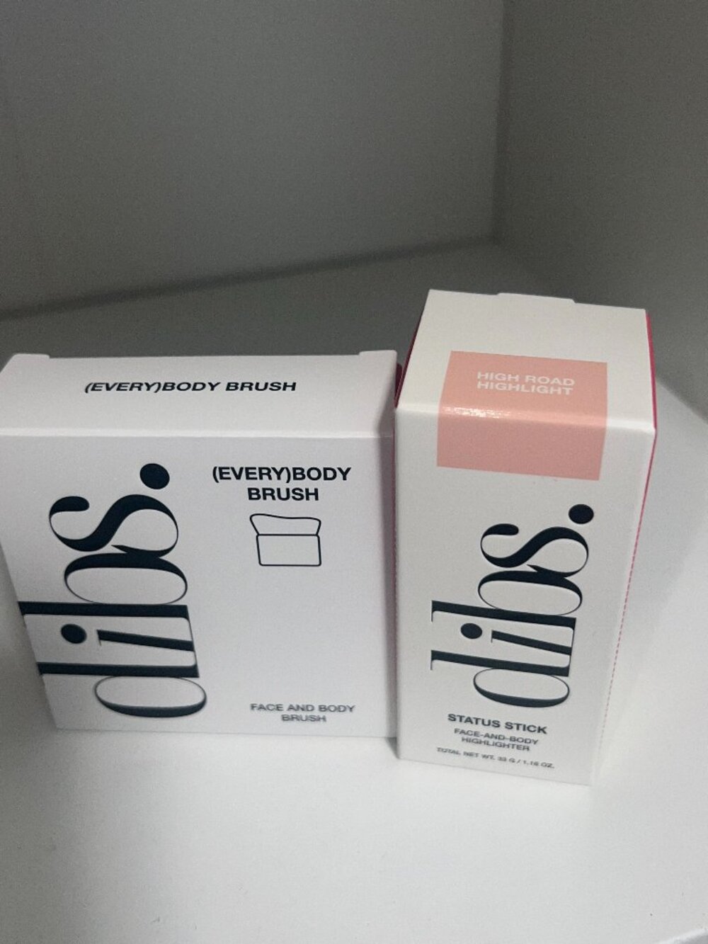 Dibs (Every)Body Brush and Status Stick Highlighter Set